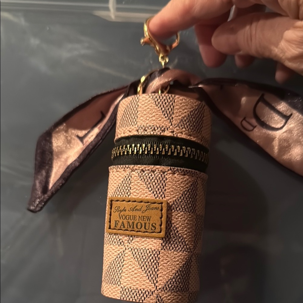 Vogue New Famous Checkered Keychain Pouch